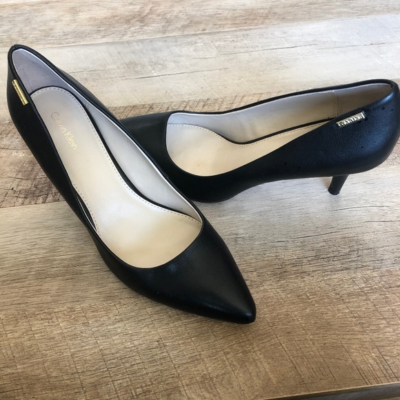 calvin klein kimberly pump black